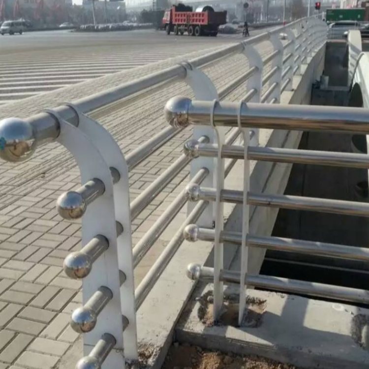 煙臺青年路橋梁護欄工程 煙臺青年路橋梁護欄工程